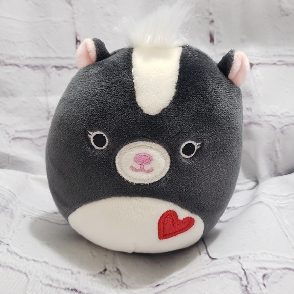 Squishmallows Selma Skunk Plush 5" Stuffed Valentine Year 2021 Embroidered - Picture 1 of 5